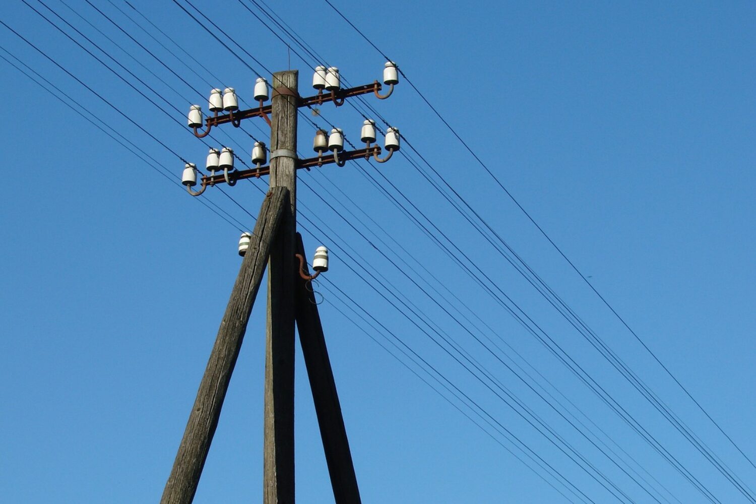 Disconnecting wireline services